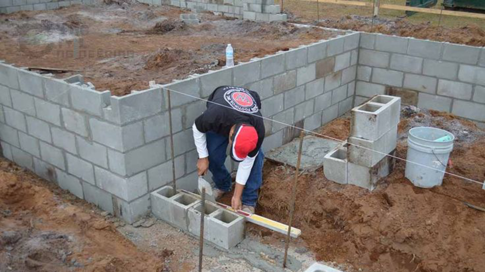 Block walls and partitions built with attention to dimensions, alignment and plaster preparation.